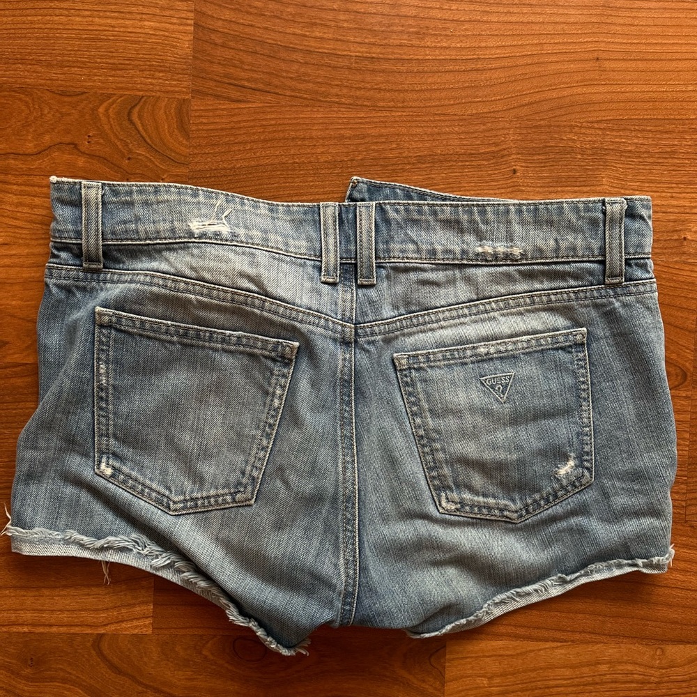 GUESS Shorts - Picture 4 of 4